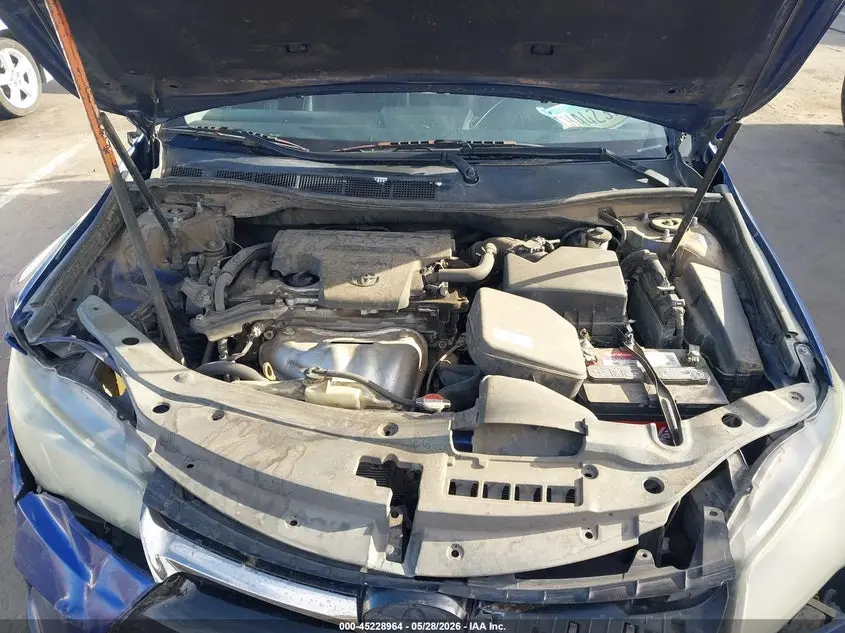 2016 TOYOTA CAMRY SE