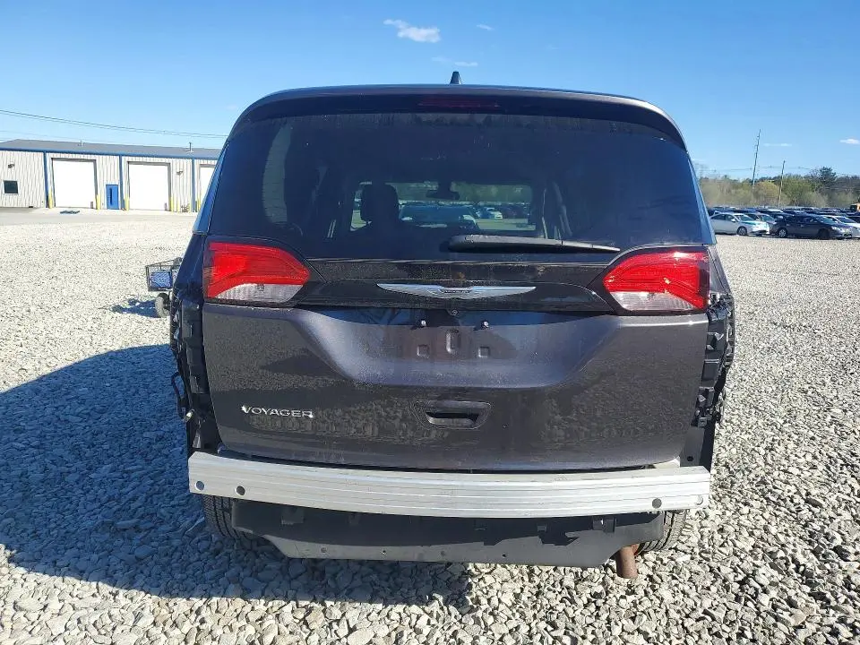2022 CHRYSLER VOYAGER LX  