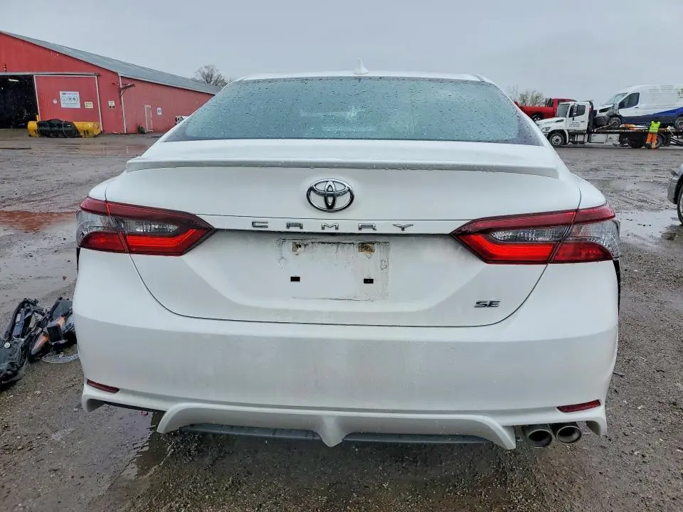 2022 TOYOTA CAMRY SE  