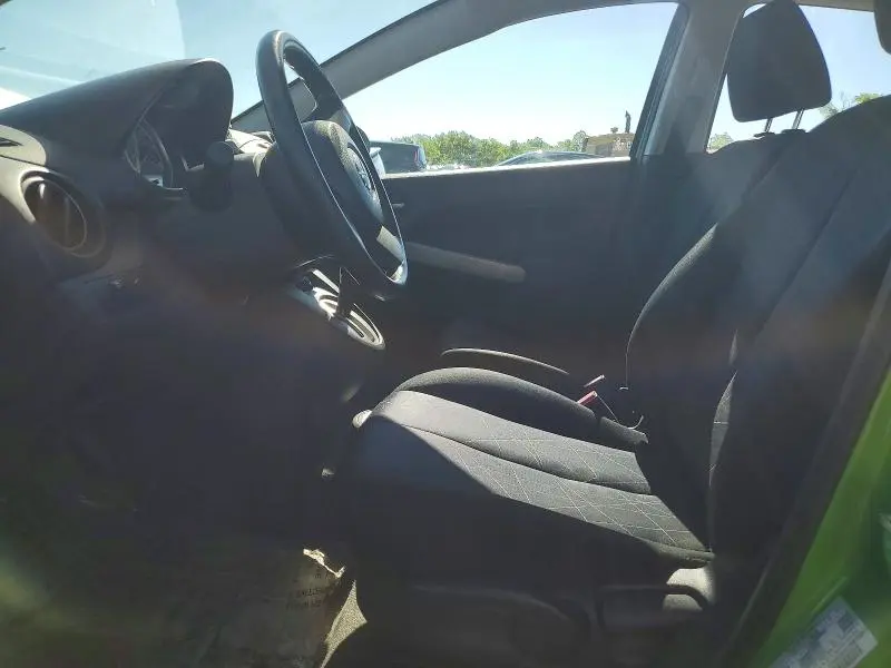 2013 MAZDA MAZDA2   