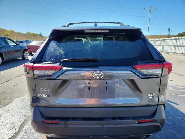 2019 TOYOTA RAV4 XLE  