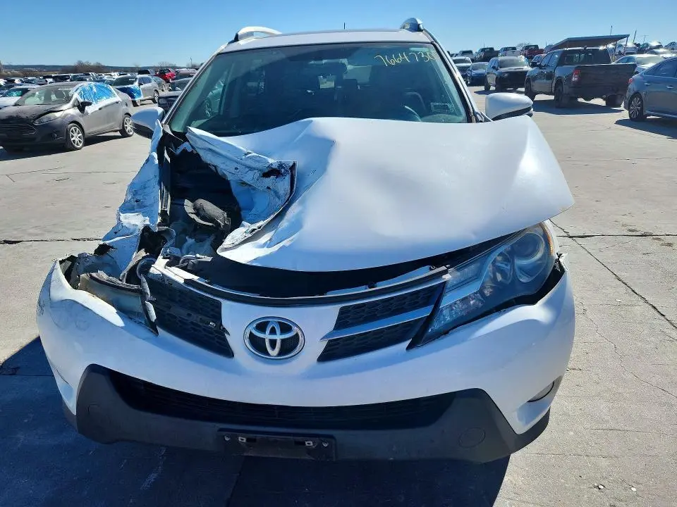 2014 TOYOTA RAV4 XLE  