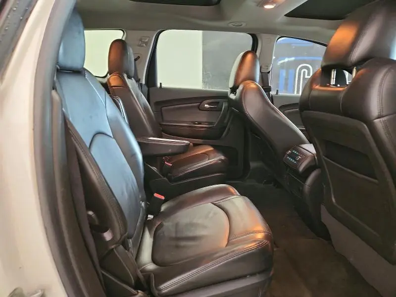 2012 CHEVROLET TRAVERSE LT  