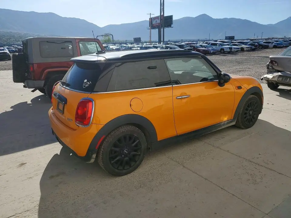 2017 MINI COOPER   