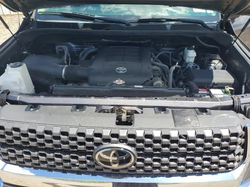 2018 TOYOTA TUNDRA CREWMAX SR5  