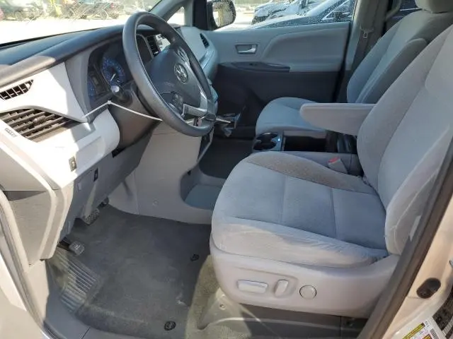 2018 TOYOTA SIENNA LE  