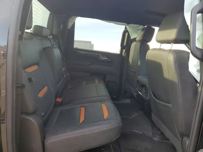 2025 GMC SIERRA K2500 AT4  