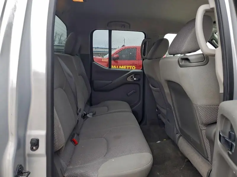 2011 NISSAN FRONTIER S  