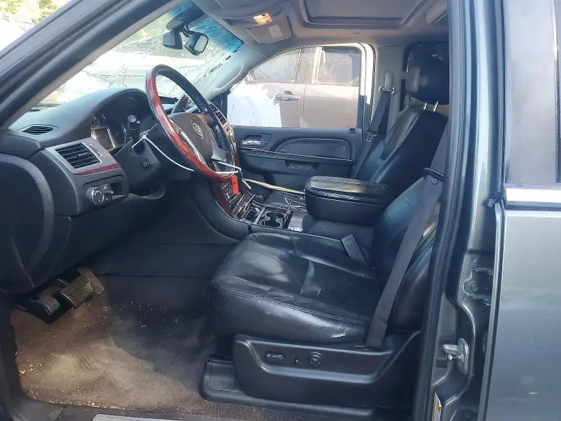 2011 CADILLAC ESCALADE ESV LUXURY  