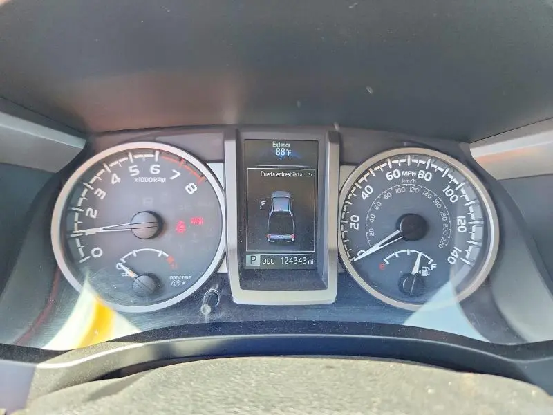 2017 TOYOTA TACOMA SR5 V6  