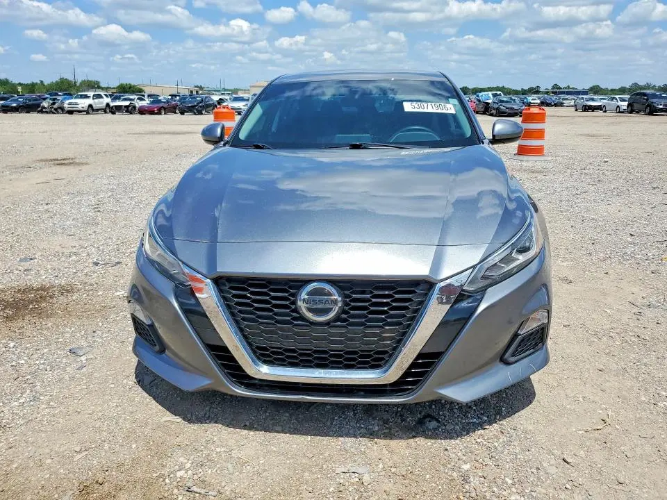 2021 NISSAN ALTIMA SV  