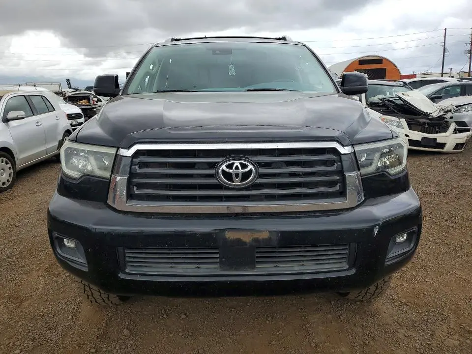 2018 TOYOTA SEQUOIA SR5  