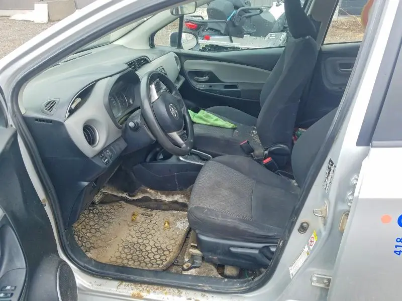 2017 TOYOTA YARIS 5-DOOR L  