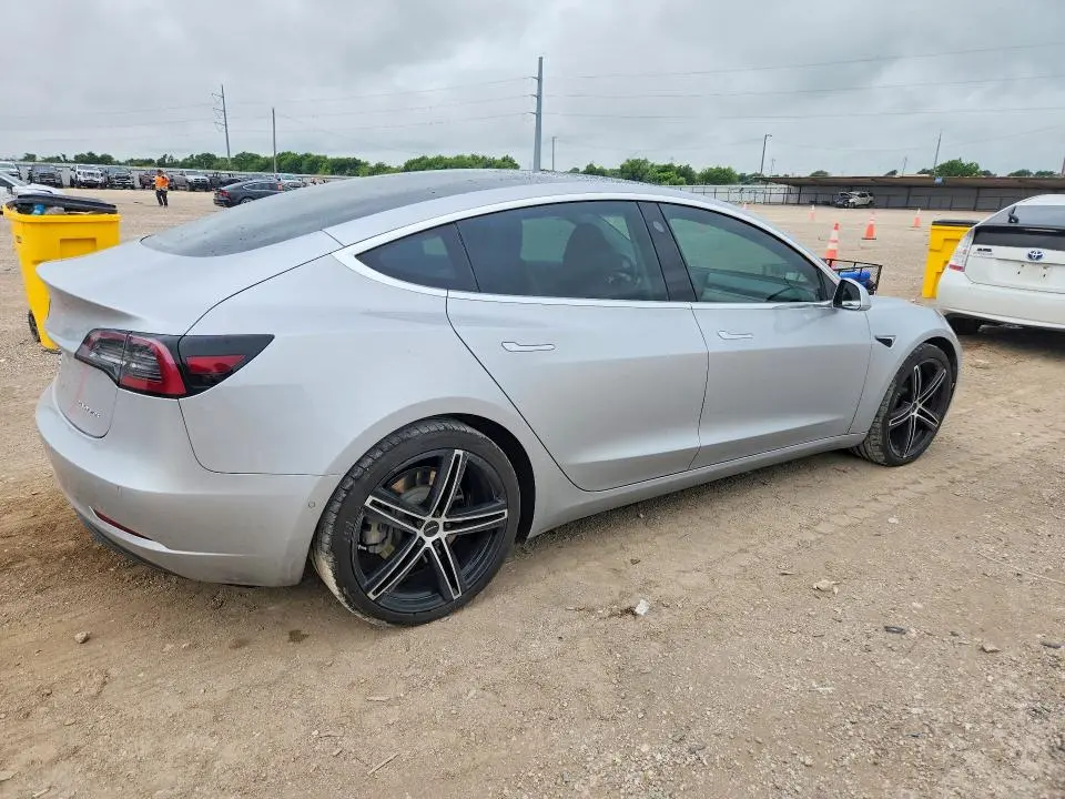 2018 TESLA MODEL 3   