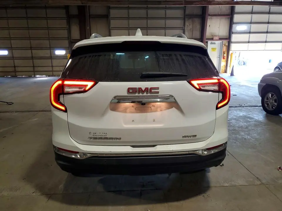 2023 GMC TERRAIN SLT  