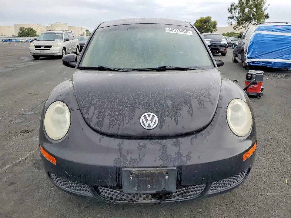 2010 VOLKSWAGEN NEW BEETLE   