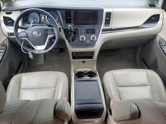 2016 TOYOTA SIENNA XLE