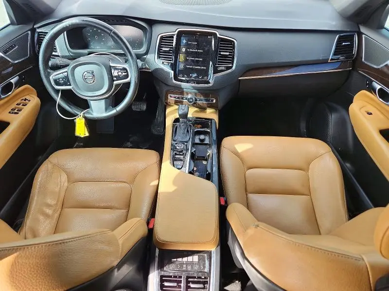 2017 VOLVO XC90 T6  