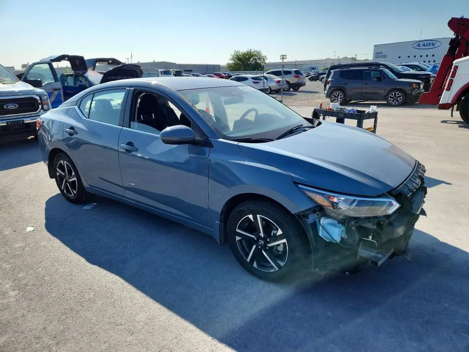 2025 NISSAN SENTRA SV  