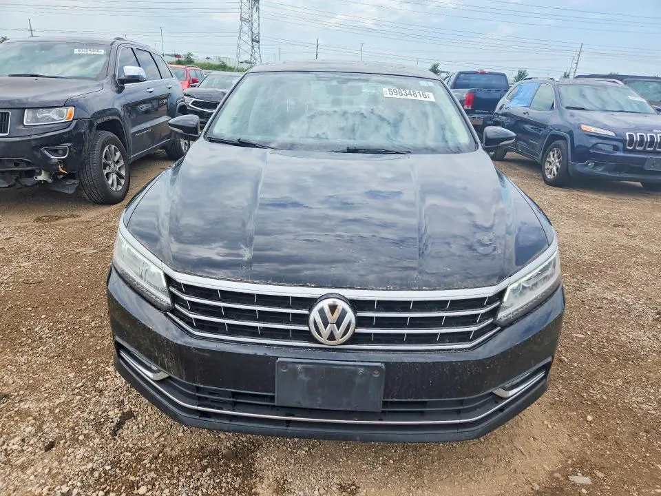 2016 VOLKSWAGEN PASSAT SE  
