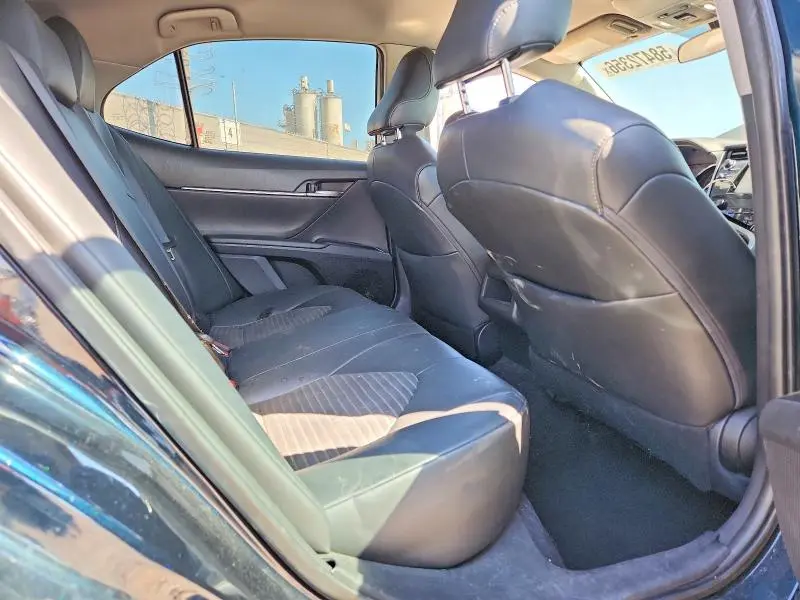 2019 TOYOTA CAMRY SE  