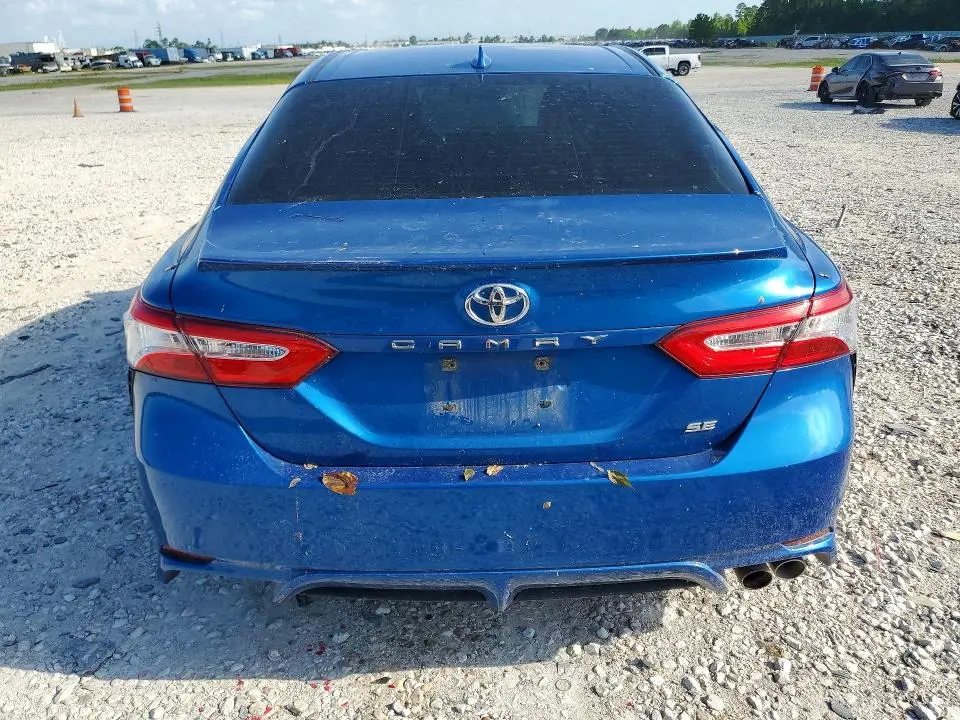 2020 TOYOTA CAMRY SE  