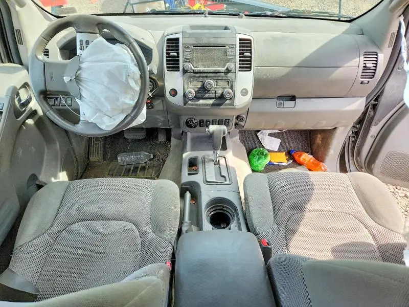 2017 NISSAN FRONTIER SV  