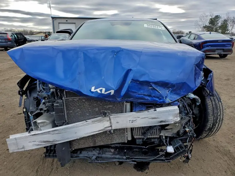 2022 KIA K5   