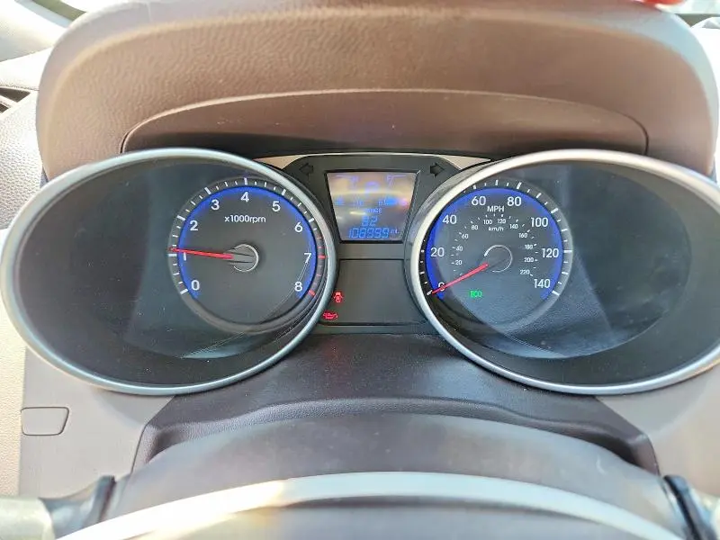 2015 HYUNDAI TUCSON SE  
