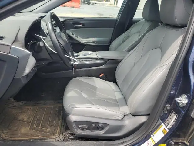 2019 TOYOTA AVALON XLE  