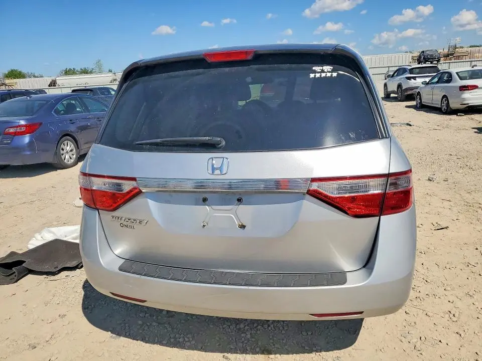 2011 HONDA ODYSSEY LX  