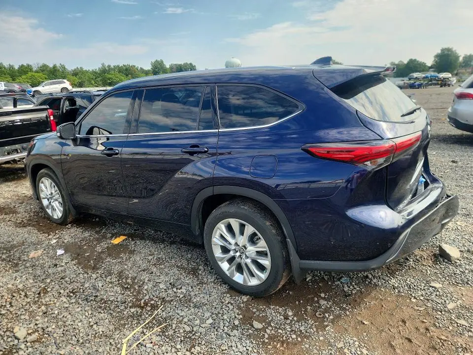 2022 TOYOTA HIGHLANDER LIMITED  