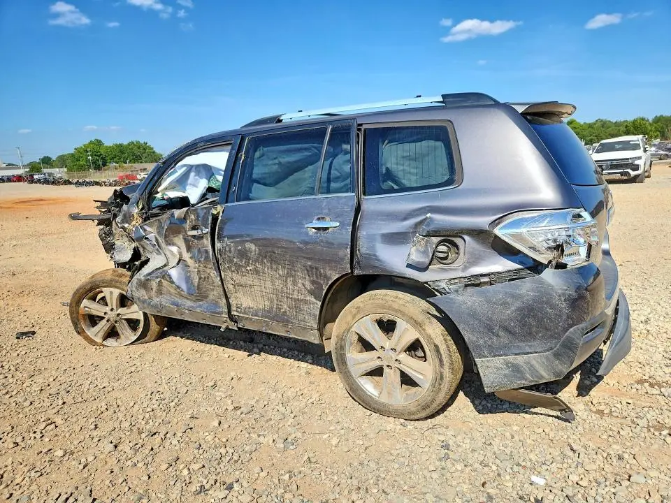 2013 TOYOTA HIGHLANDER LIMITED  