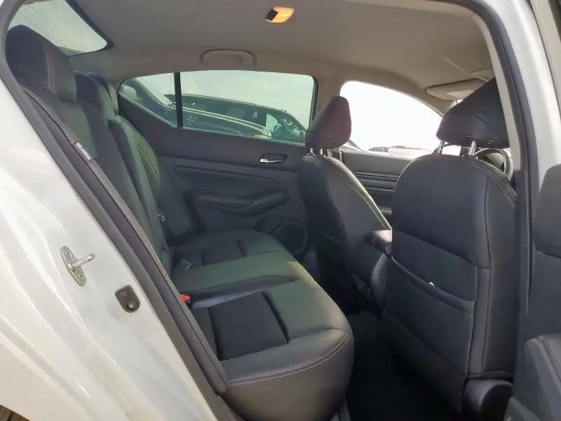 2021 NISSAN ALTIMA SR  