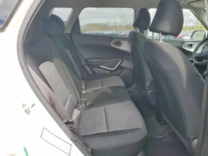2023 KIA SOUL LX  