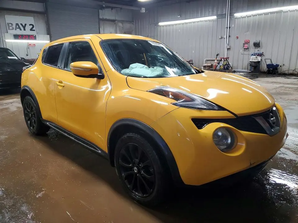 2015 NISSAN JUKE SV  
