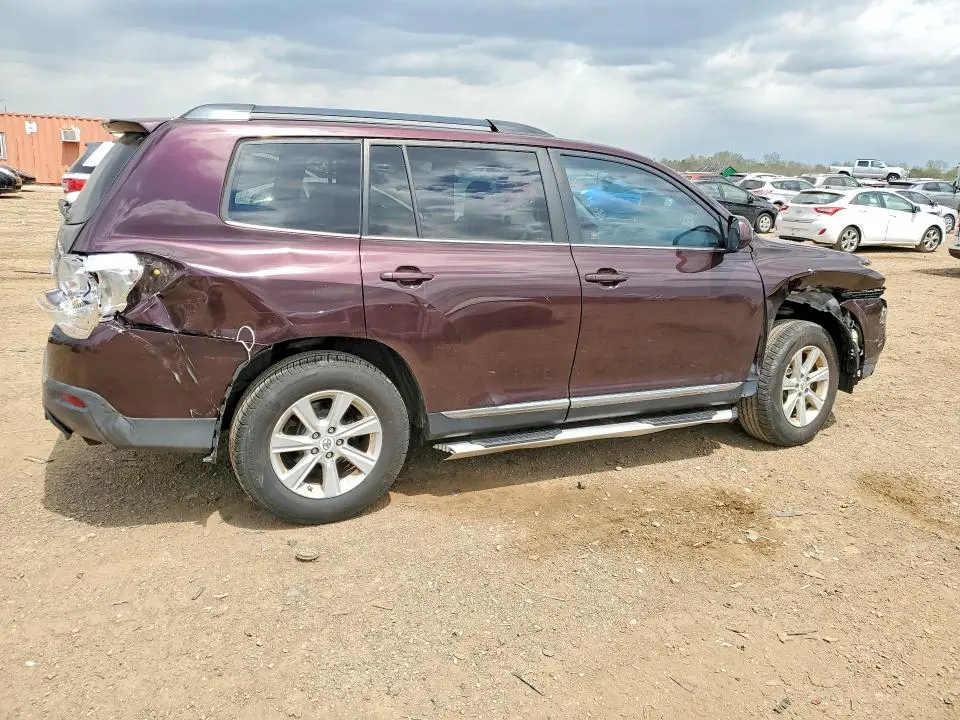 2011 TOYOTA HIGHLANDER SE  