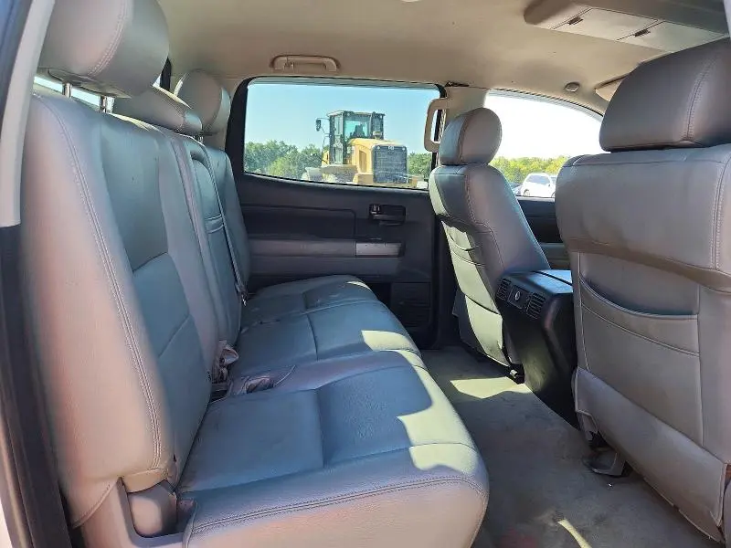 2011 TOYOTA TUNDRA CREWMAX SR5  