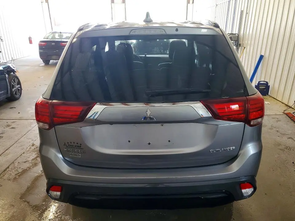 2019 MITSUBISHI OUTLANDER SE  
