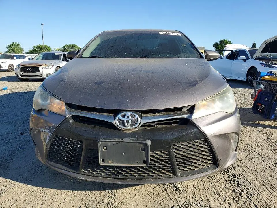 2016 TOYOTA CAMRY SE  