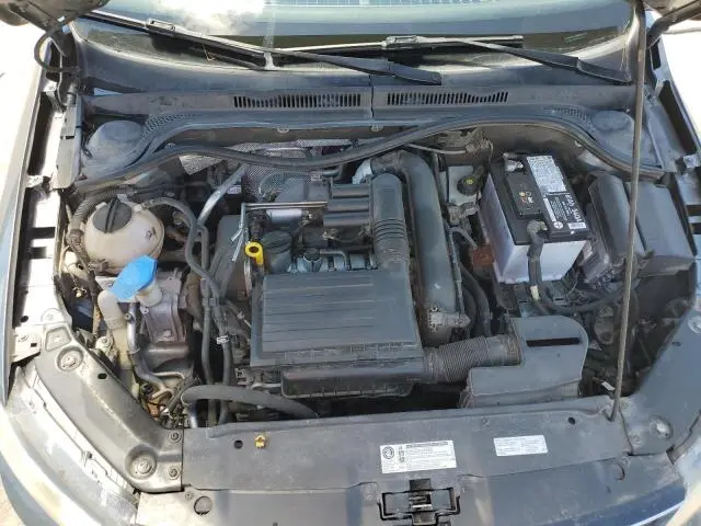 2017 VOLKSWAGEN JETTA SE  