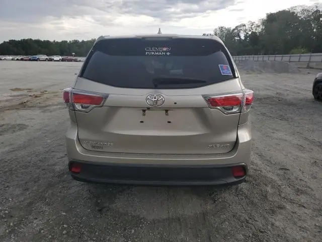 2016 TOYOTA HIGHLANDER XLE  