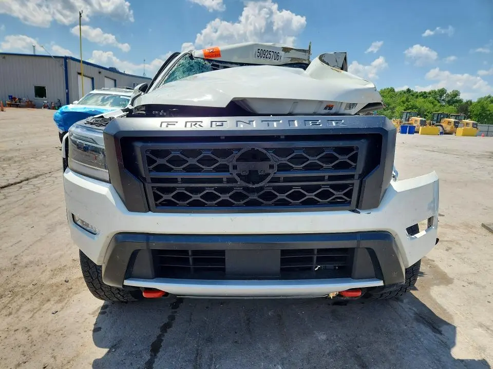 2024 NISSAN FRONTIER PRO-4X  