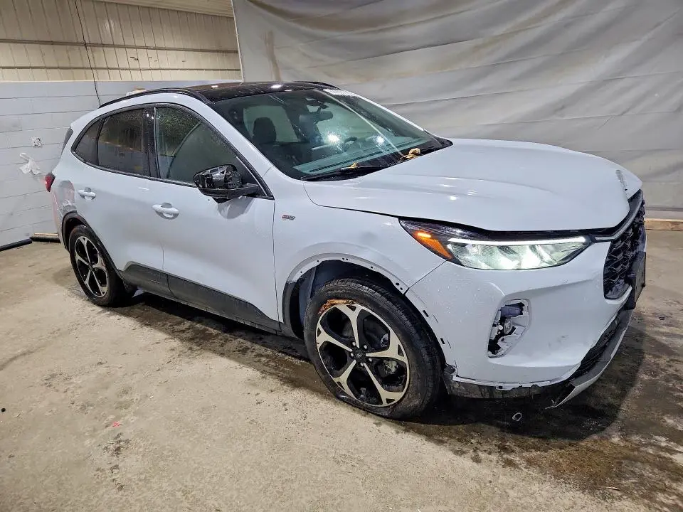 2025 FORD ESCAPE ST LINE SELECT  