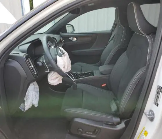 2024 VOLVO XC40 RECHARGE PLUS