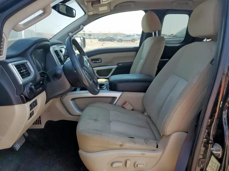 2017 NISSAN TITAN SV  