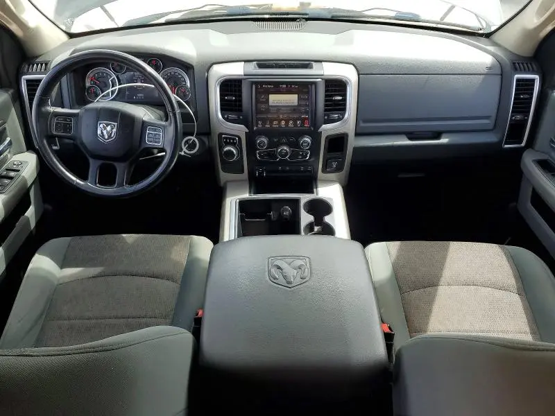 2015 RAM 1500 SLT  