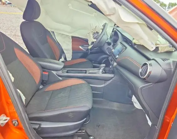 2021 NISSAN KICKS SR  