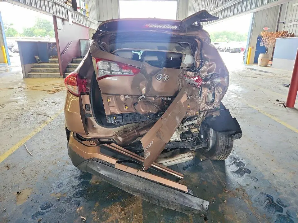 2017 HYUNDAI TUCSON SE  