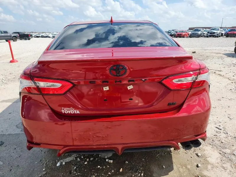 2020 TOYOTA CAMRY SE  